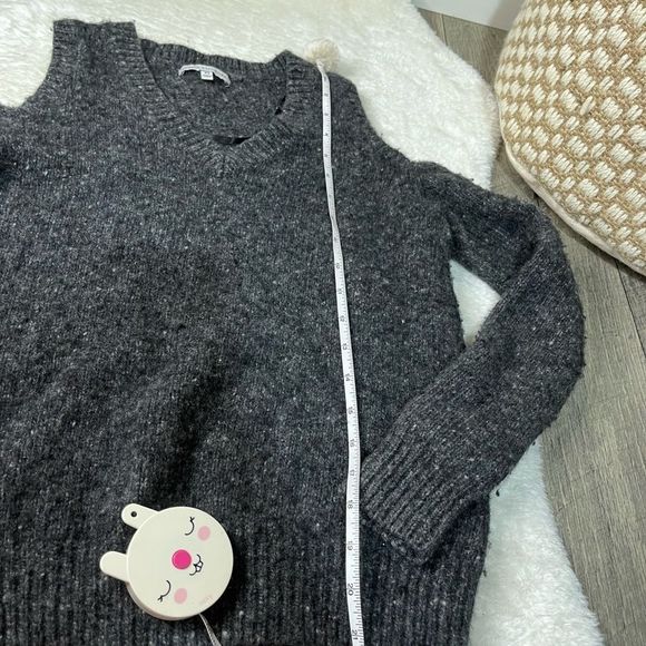 Rebecca Minkoff Grey Page Vneck Cold Shoulder Sweater Merino Wool Alpaca Blend - Picture 4 of 8